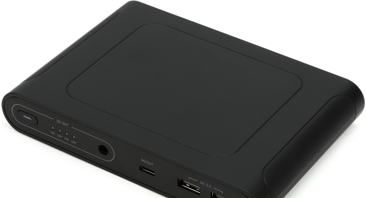 High-Capacity Multi-Output Portable Charger Supporting Laptop Charging and Wireless Power Supply